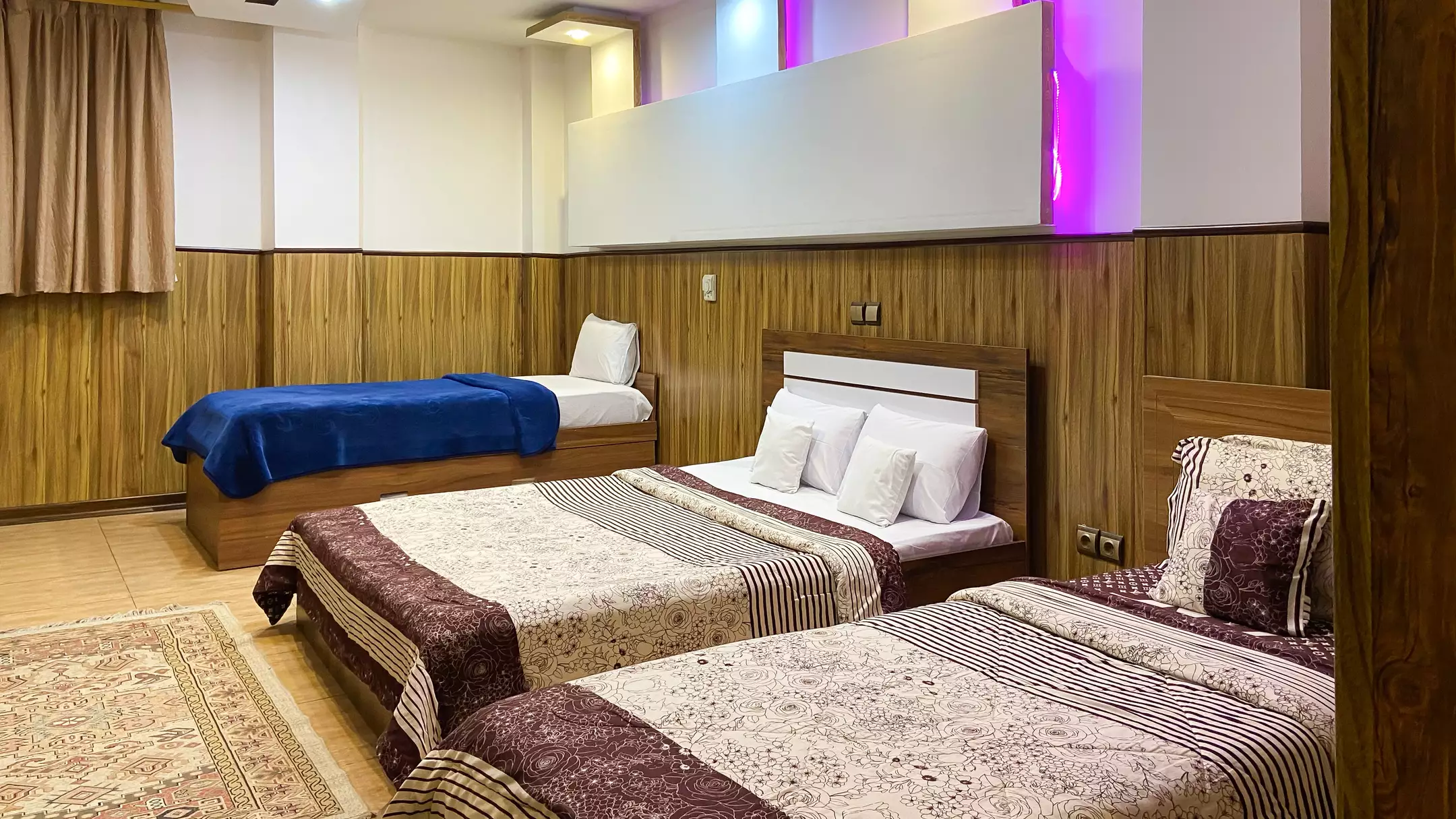 Alibaba https://cdn.alibaba.ir/ostorage/hotel-accommodation-images/6703200a666674792fccbdcd_fd961b07-46c9-4465-8358-a5a0ebba1224_چهارتخت (2).webp